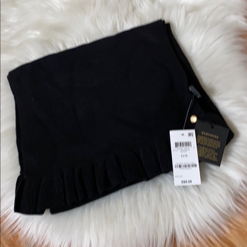 Charter Club

Cashmere Ruffle Muffler Scarf - Picture 8 of 13